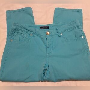 Bandolino aqua colored capris size 8